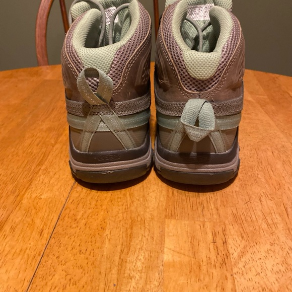 Women's 8 M Keen Targhee III Mid Waterproof Hiking Boots Fumo Brown Quiet Green - Picture 5 of 15